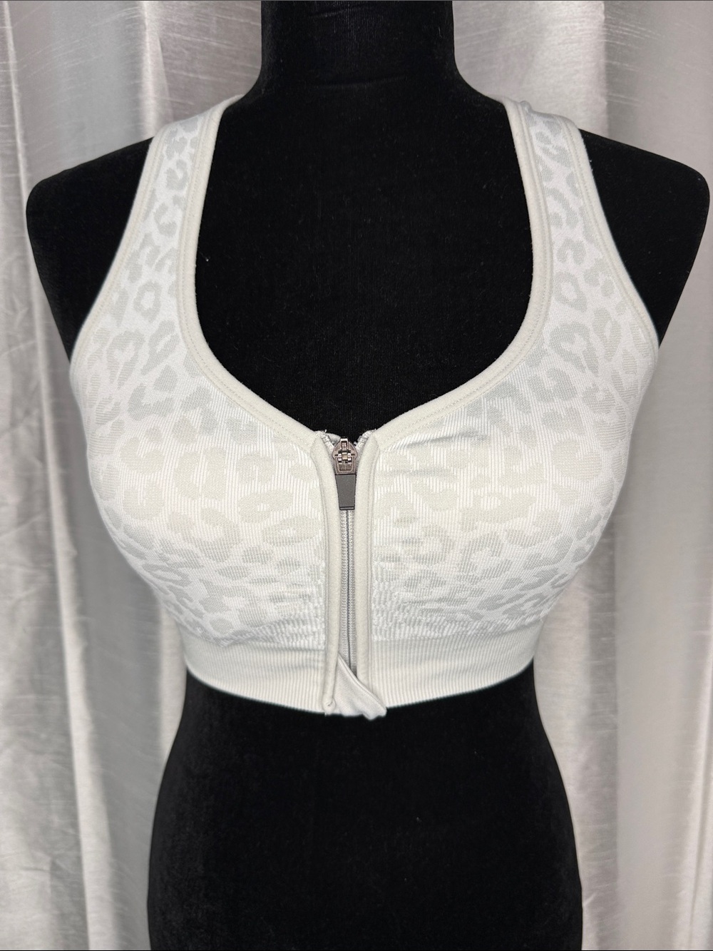AVIA Wireless Compression Front Zip Sports Bra Racerback Leopard Print Grey L